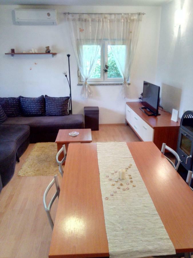 Apartment Melani Pula Ngoại thất bức ảnh