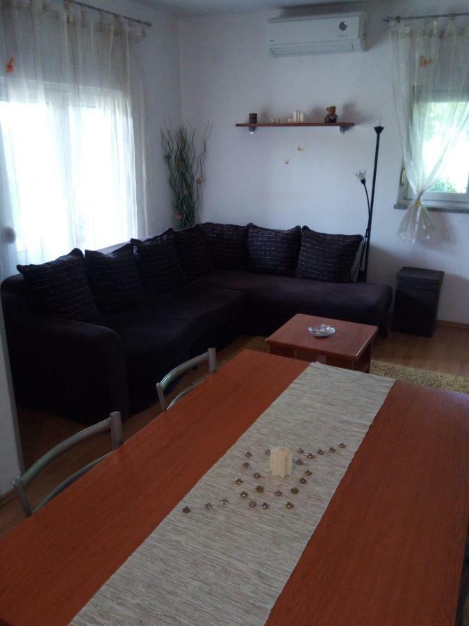 Apartment Melani Pula Ngoại thất bức ảnh